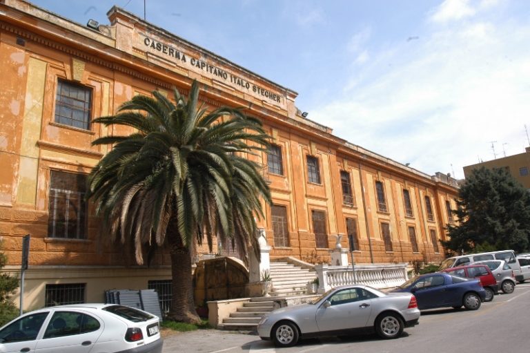Parcheggio Caserma Stegher