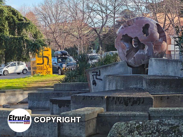 fontana a sfera murialdo svastiche