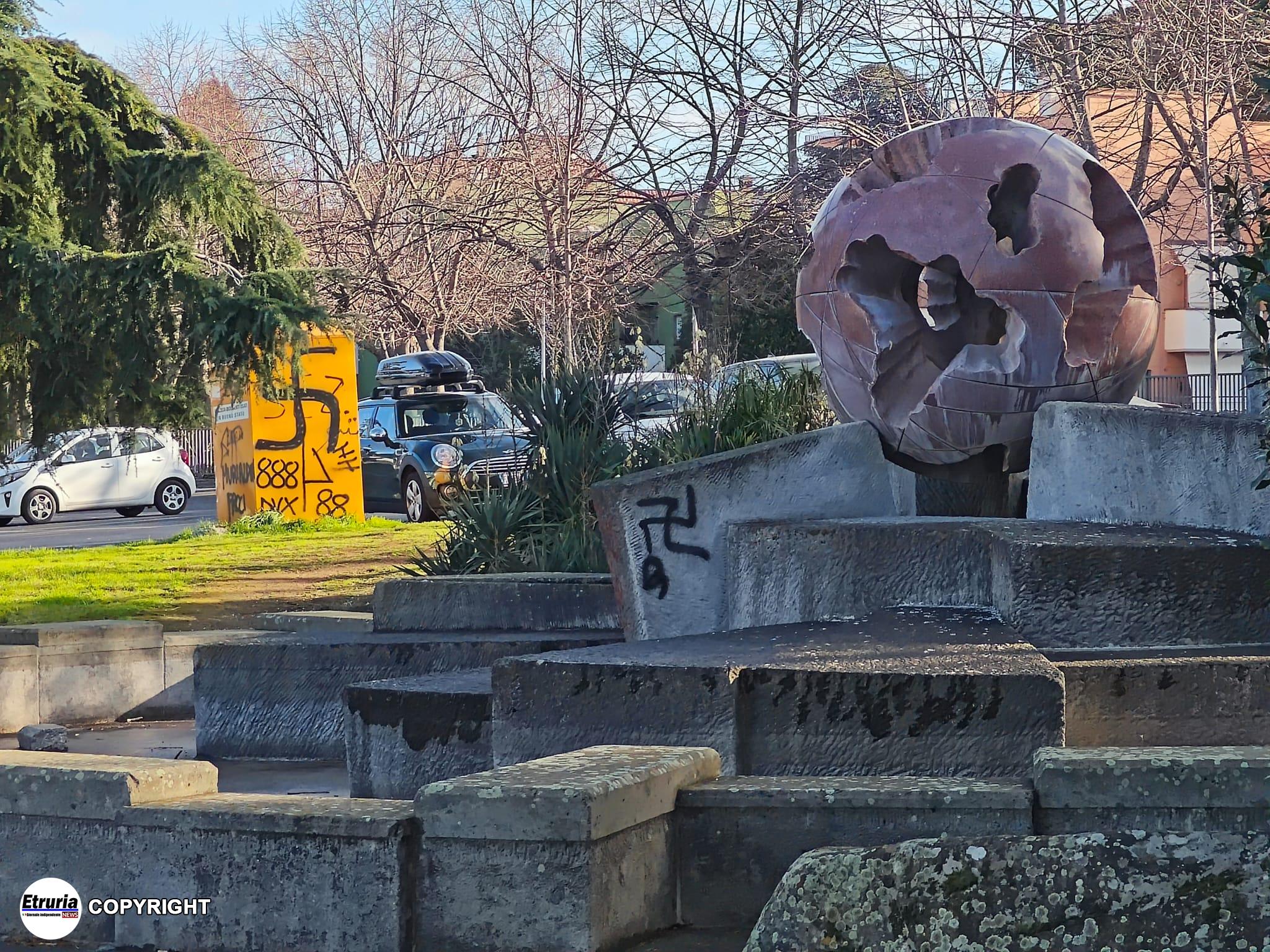 fontana a sfera murialdo svastiche