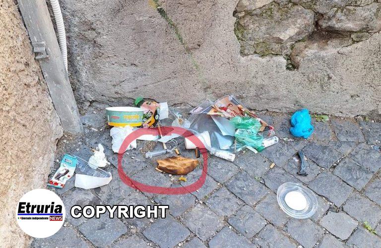 siringhe degrado centro storico viterbo