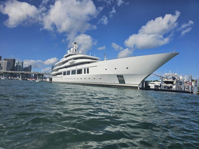 yacht2