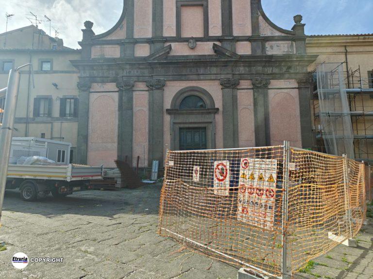 piazza fontana grande ex tribunale viterbo