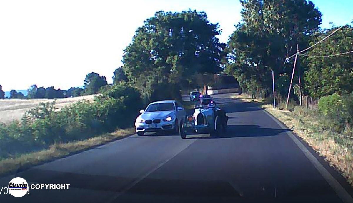 Coglione contromano 1000 miglia in curva