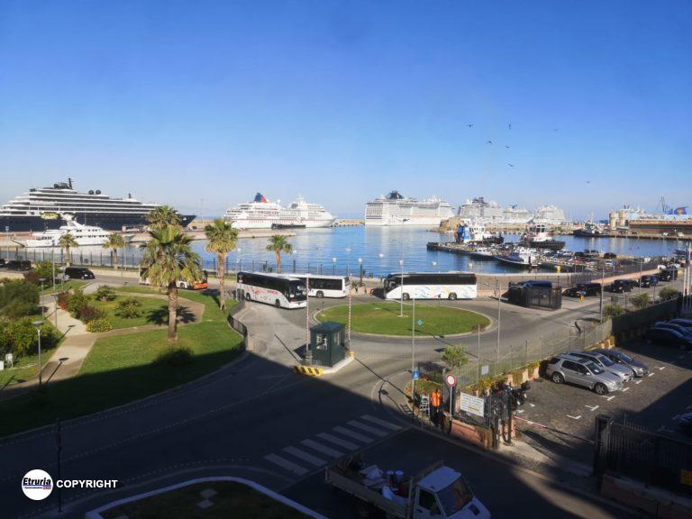 Navi da crociera porto di Civitavecchia