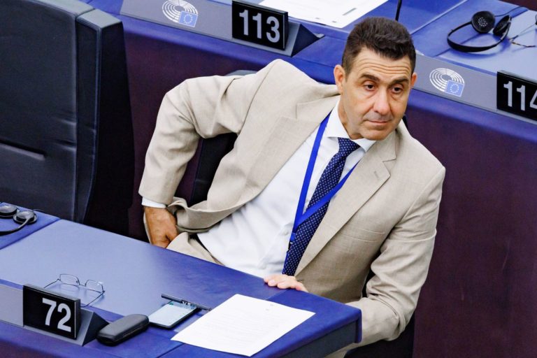 Roberto-Vannacci-al-Parlamento-Ue_fg