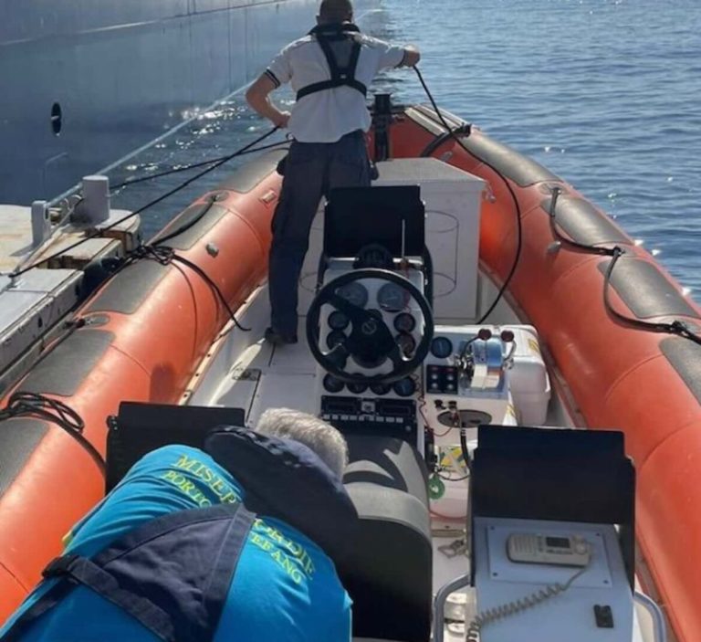 Soccorso-Guardia-Costiera-malore-nave-da-crociera-1170x1071