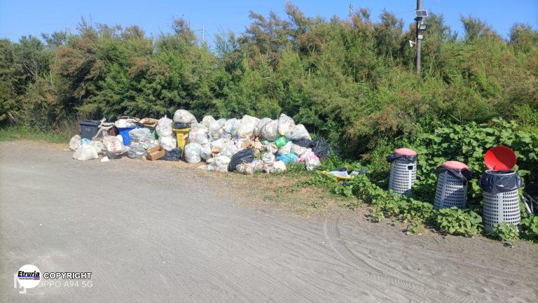 rifiuti al lido di tarquinia