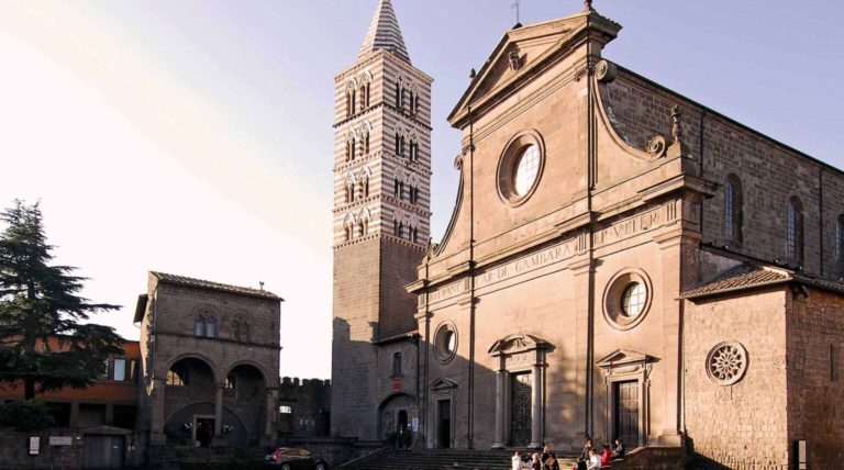 cattedrale-san-lorenzo-viterbo-1536x856