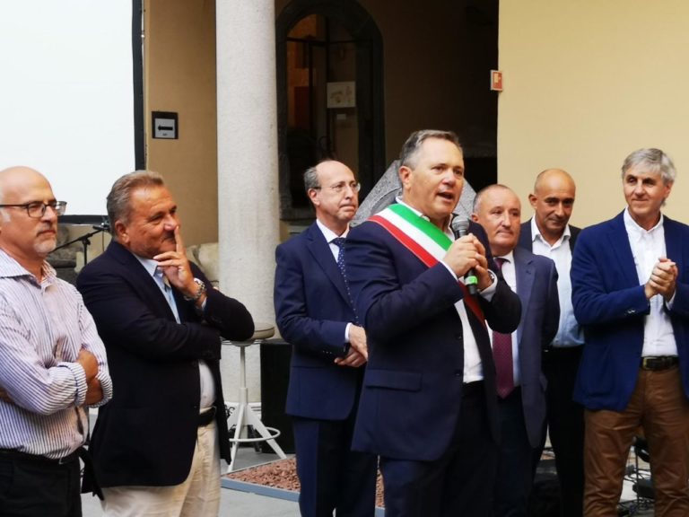 cetto la qualunque divino etrusco