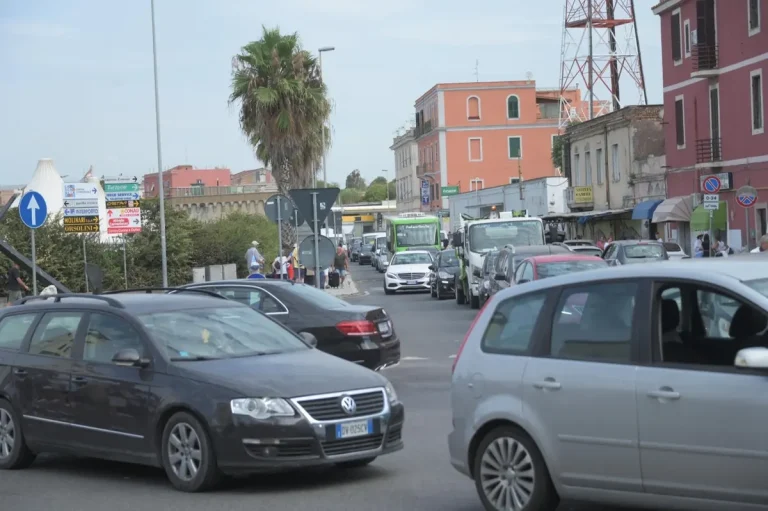 traffico-largo-della-pace-civitavecchia