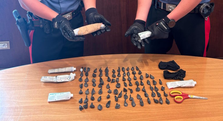 COCAINA NEL DENTIFRICIO