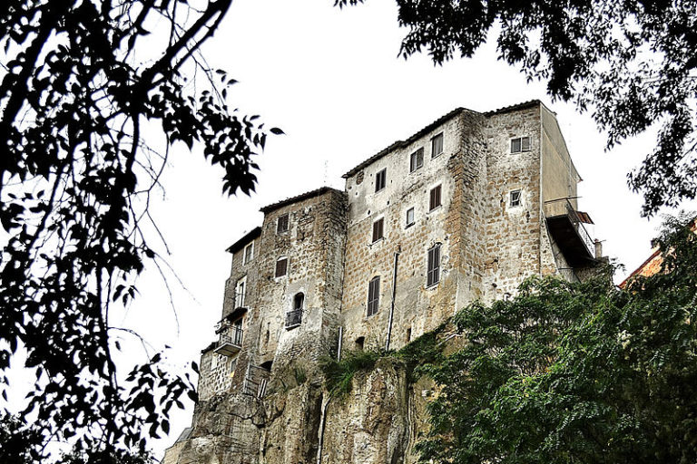 800px-Corchiano_dalla_Forra