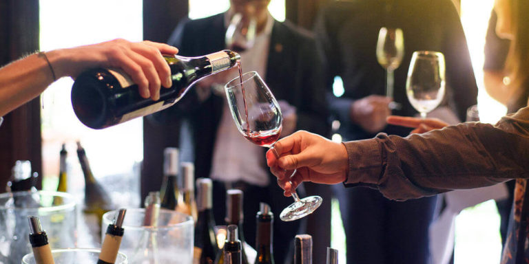 Come-degustare-vini-la-guida-completa-in-6-passaggi
