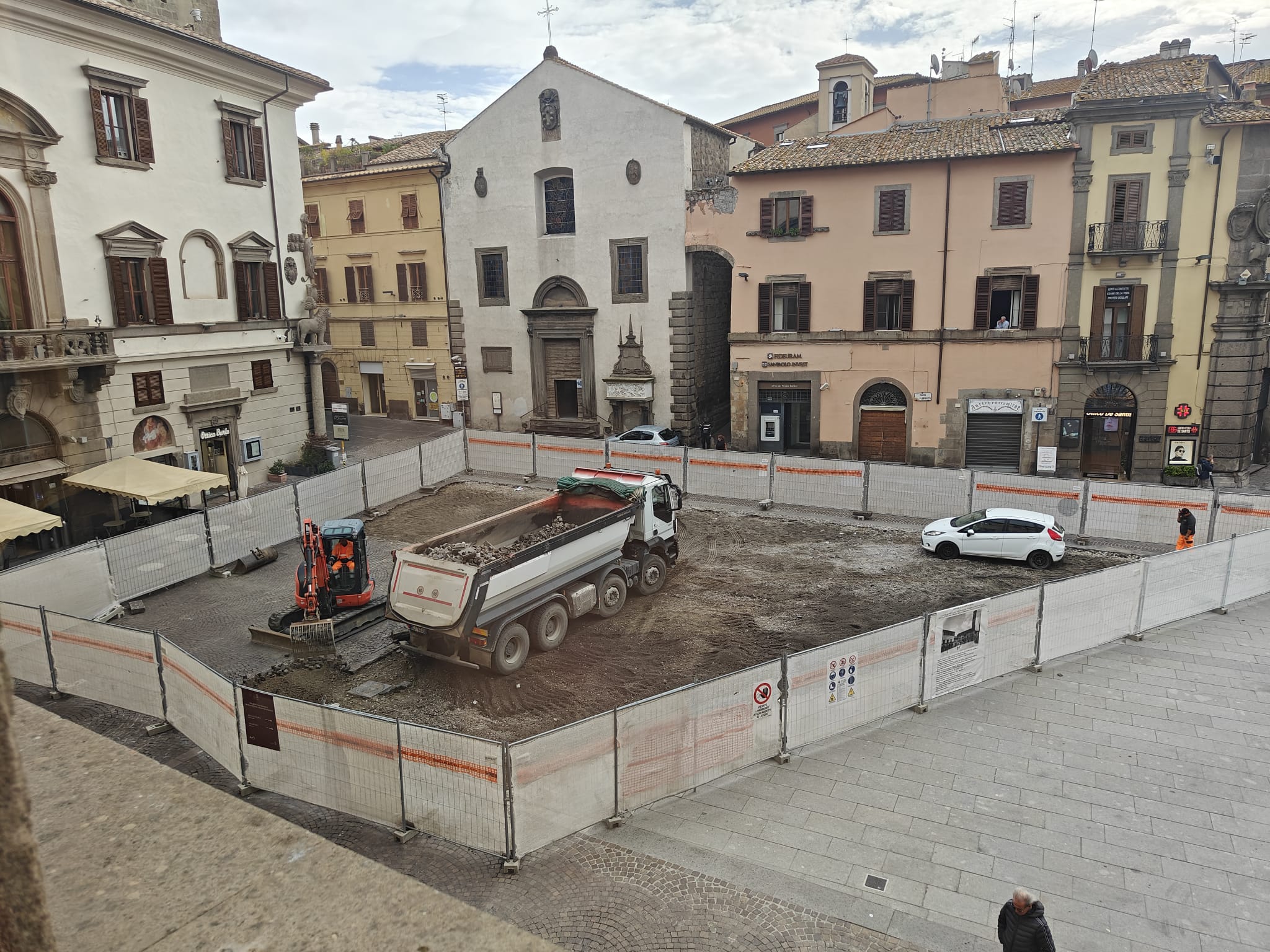 piazza del comune viterbo