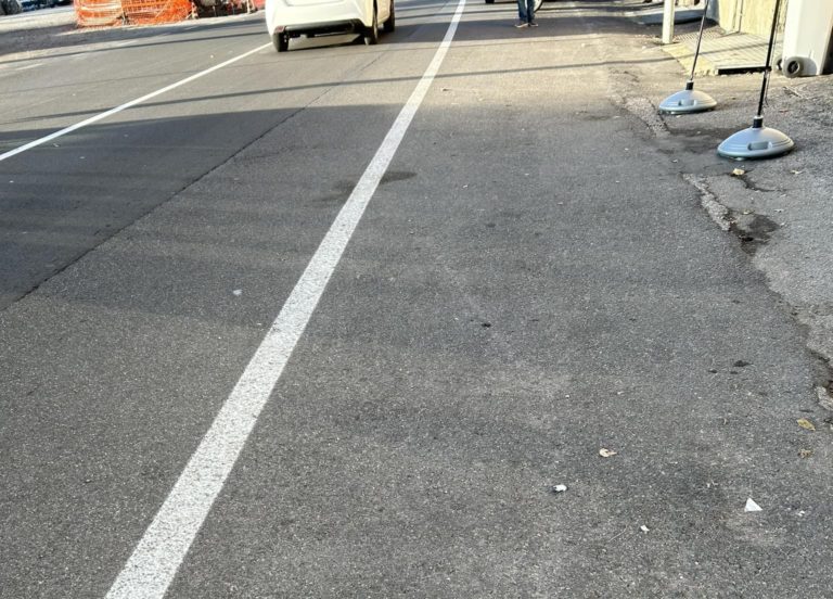 striscia continua viale baracca