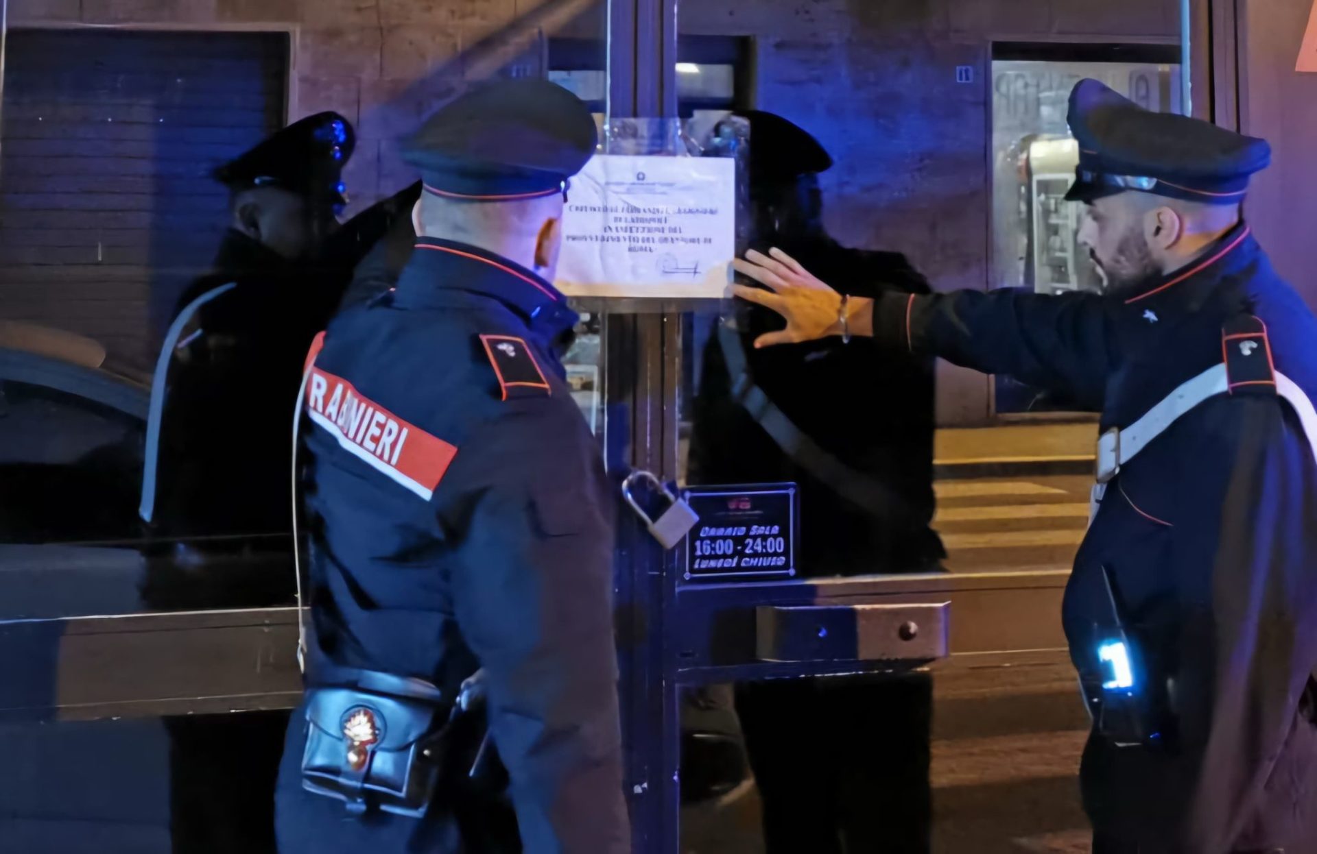chiusura locale carabinieri