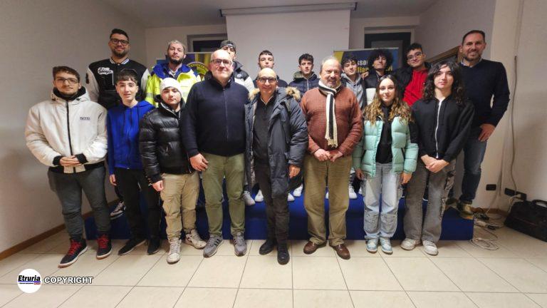 i tredici nuovi arbitri di calcio della sezione AIA di Viterbo (1)