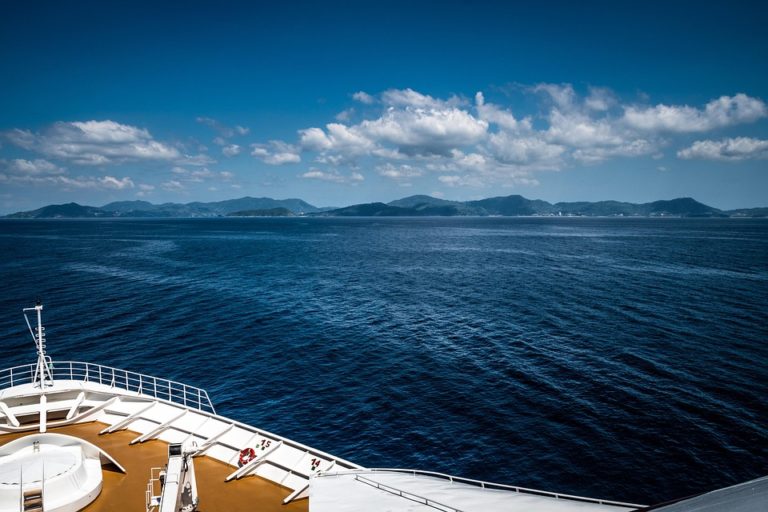 cruise-3991937_960_720