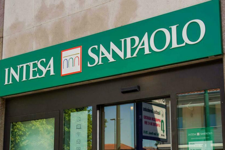 8245057_16213205_intesa_sanpaolo copia
