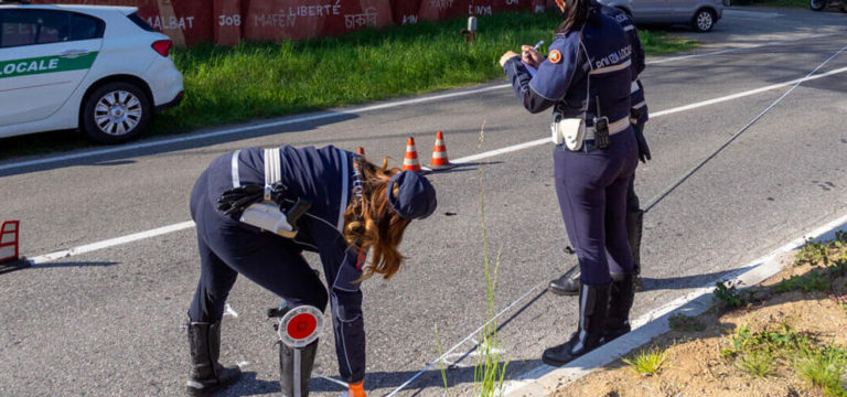 incidente polizia locale archivio lapresse
