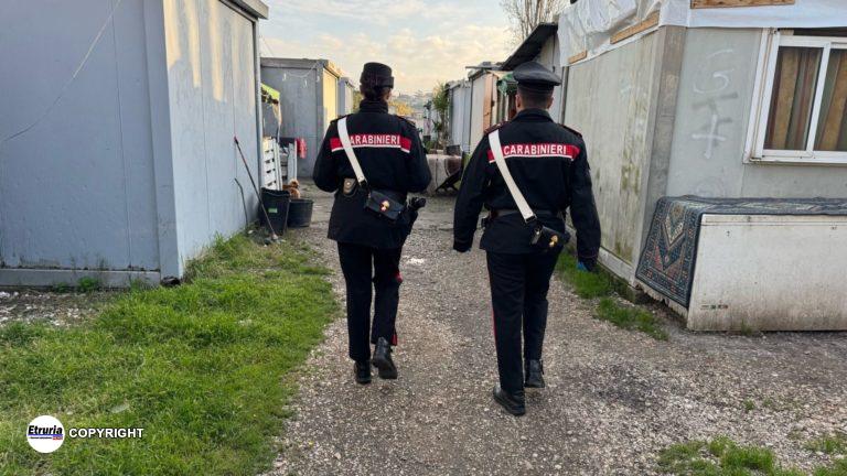 EUR - I controlli dei Carabinieri nei campi nomadi dia via Candoni e via della Vasca Navale (1)