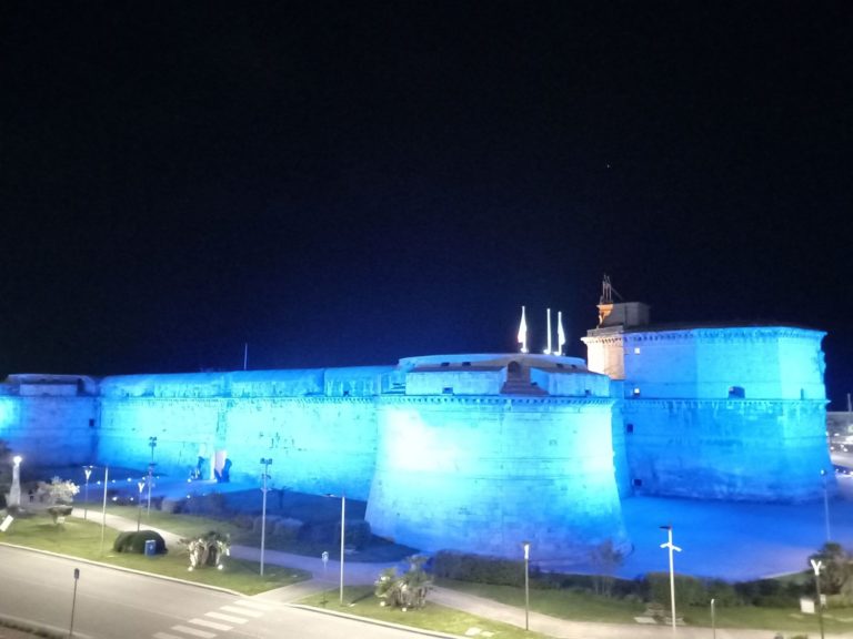 02.04.2025 il Forte Michelangelo illuminato di luce azzurra