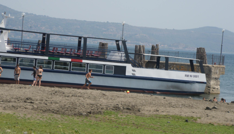 Lago di Bracciano livelli ai minimi foto del 2017 -