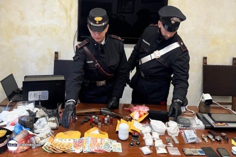 OSTIA - La droga e le armi sequestrate dai Carabinieri (5)