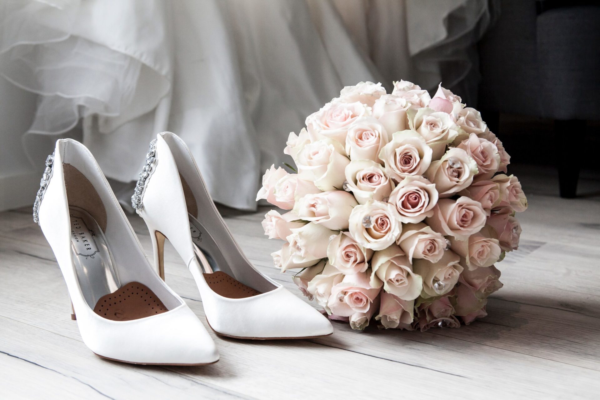 cosa-indossa-sposa-al-matrimonio-scaled
