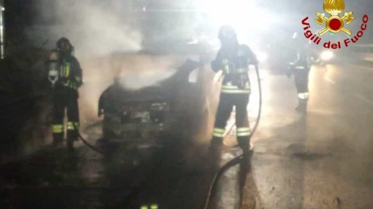 incendio furgone