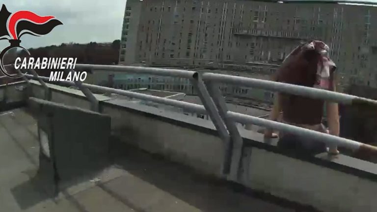 tentato-suicidio-milano-foto-carabinieri