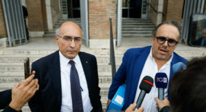 enrico tiero con avvocato dopo interrogatorio latina
