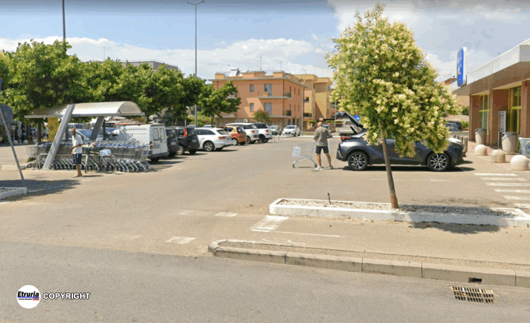 parcheggio supermercato montalto di castro
