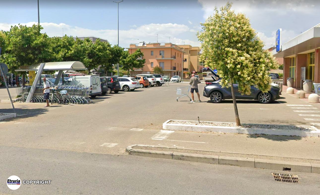 parcheggio supermercato montalto di castro