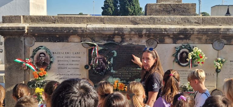 Bambini al cimitero