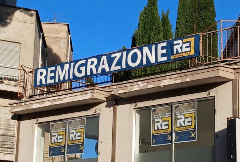 STRISCIONE REMIGRAZIONE MULTATO