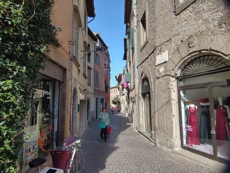 Viterbo via saffi