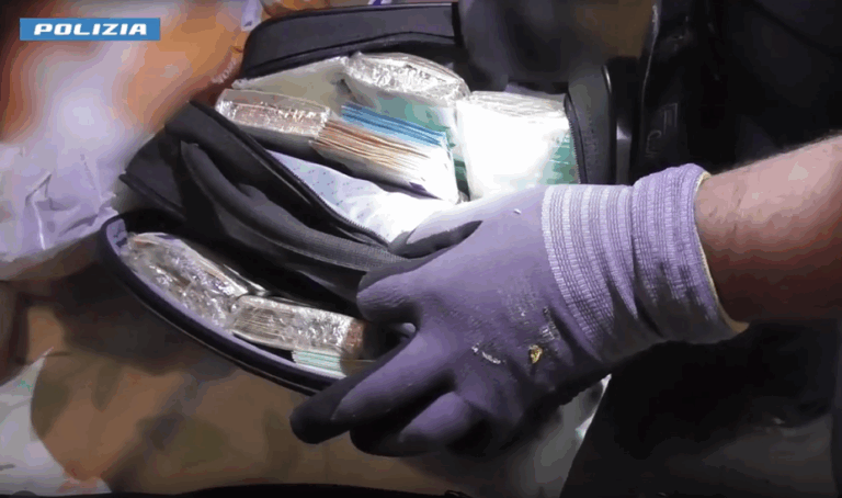 polizia droga contanti