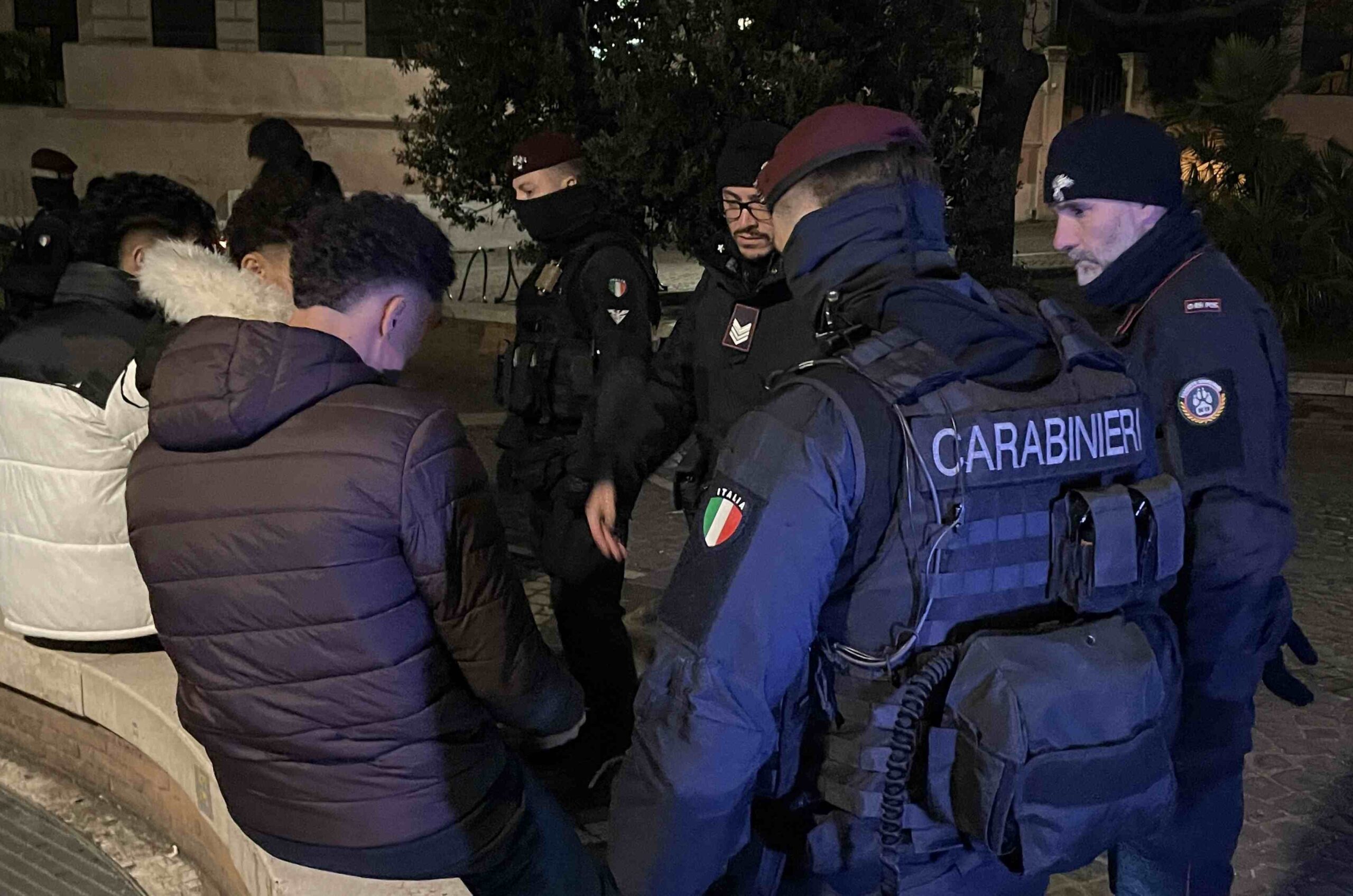 CENTRO - Controlli dei Carabinieri a Termini e Largo Agnesi (1)