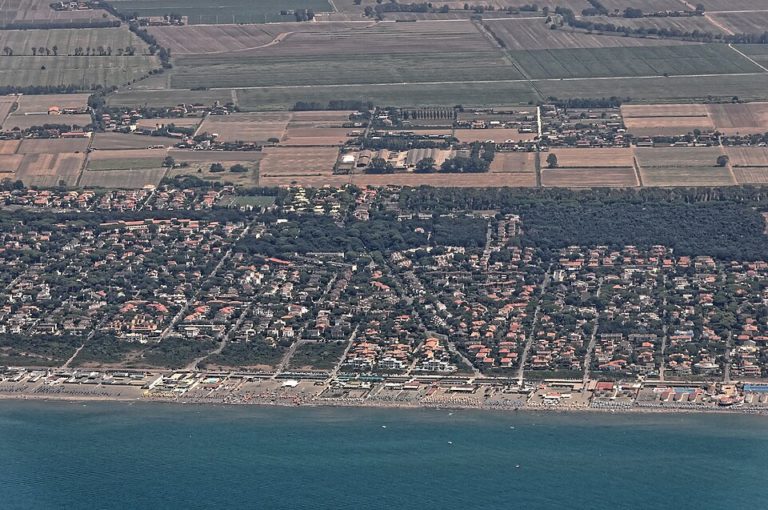 Palidoro,_Fiumicino,_Italy_Flug_-Rom-Düsseldorf-Hamburg_2013_by-RaBoe_039