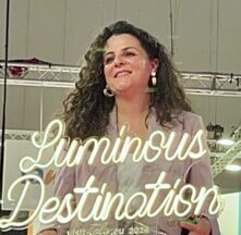 Chiara Frontini riceve il premio e1782382773458