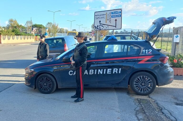 POMEZIA - L'intervento dei Carabinieri (2)