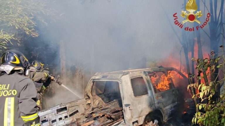 AUTO CARBONIZZATA