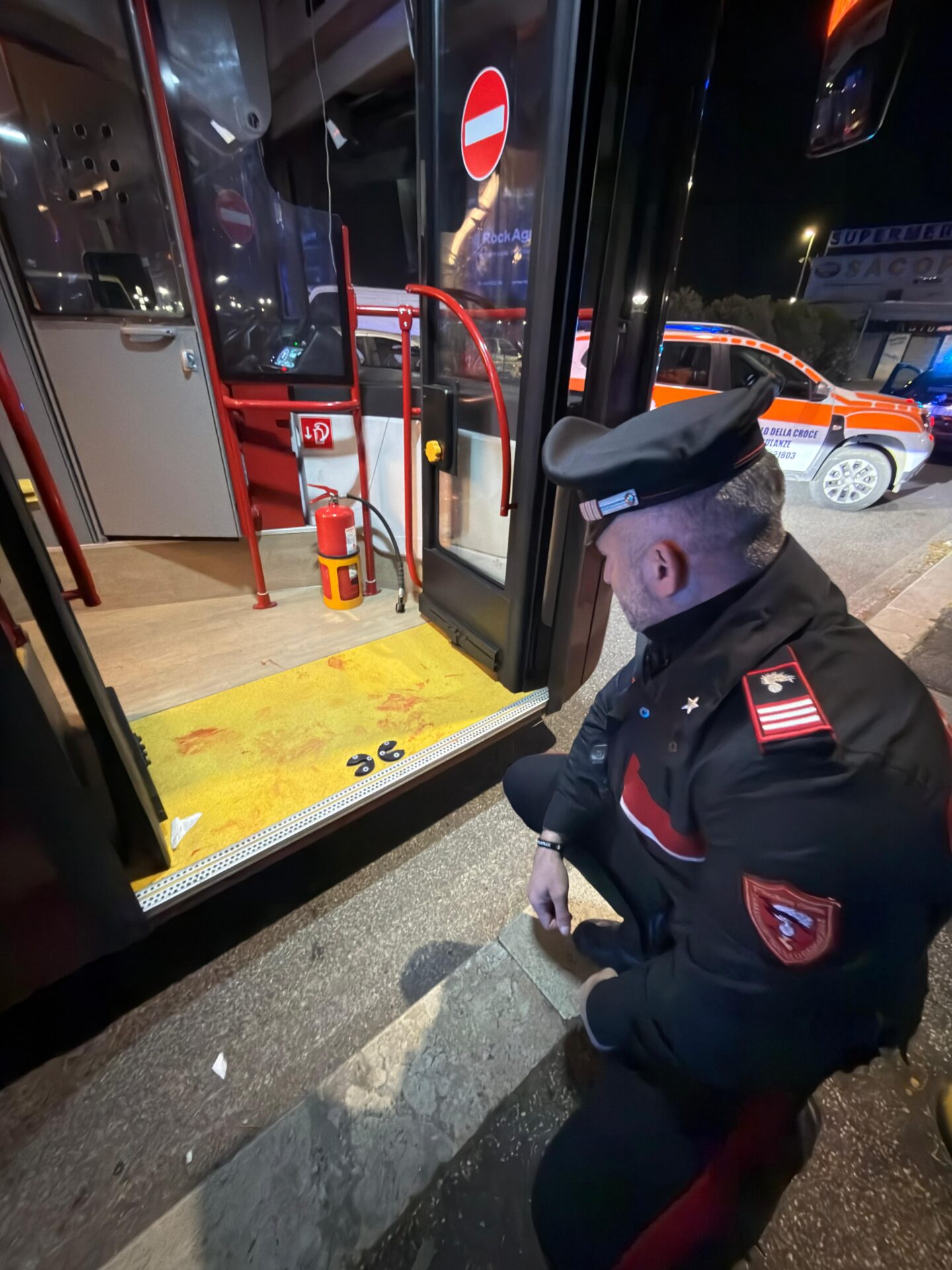 NRM - I Carabinieri intervenuti sull'autobus
