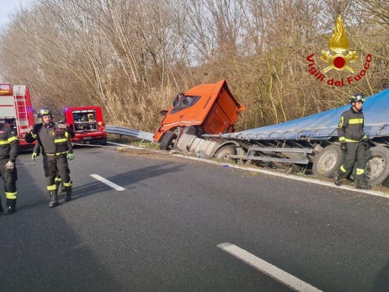 incidente tir bettolle perugia