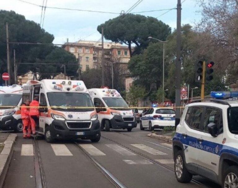 roma tram incidente