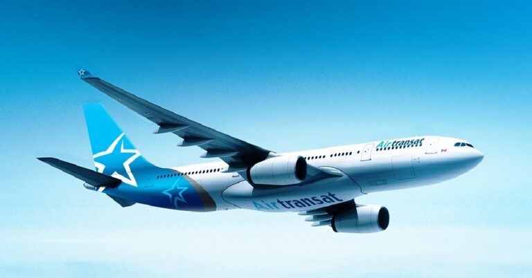 air-transat-plane-avion