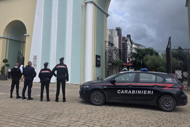 COLLEFERRO - Carabinieri intervenuti a Valmontone Outlet