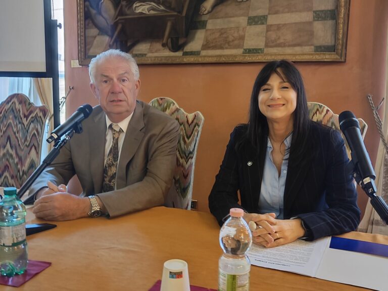 pasqualetti laureti carivit unitus
