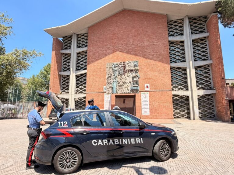 CASILINA - I Carabinieri di Torpignattara intervenuti presso la chiesa
